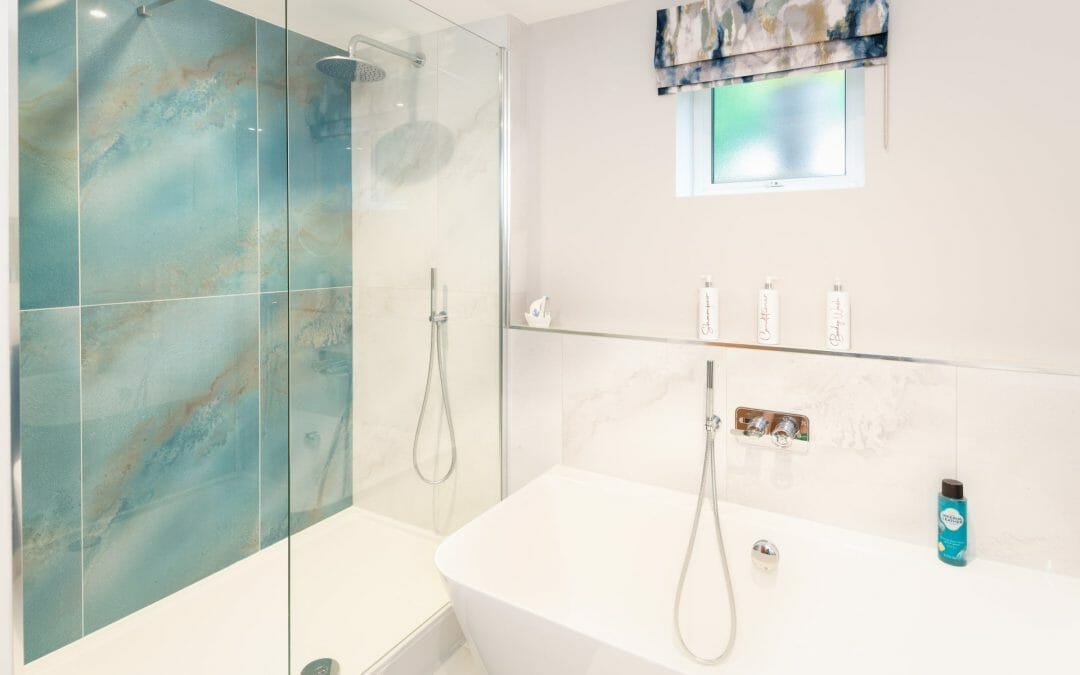 A Luxurious Ocean-Inspired Bathroom