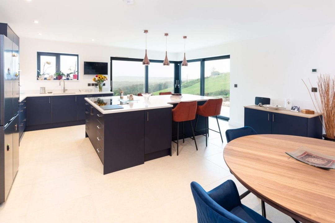 Modern Navy blue kitchen